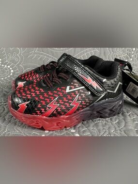 Athletic Works Toddler Boys Red Black Lightning Light Up Sneakers NWT Size 9T
